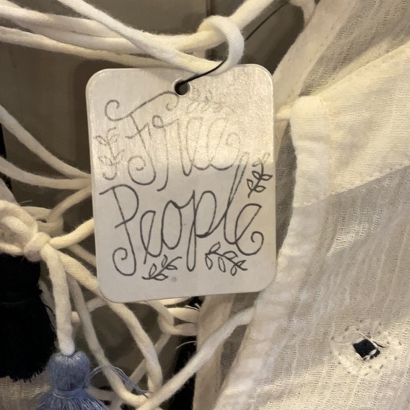 NWT! Free people White Embroidered Women's Top boho - Picture 6 of 7
